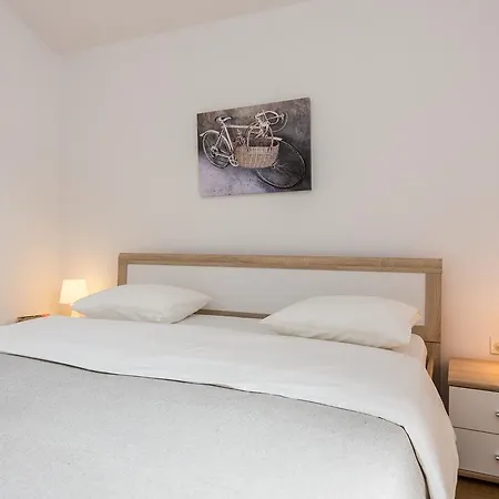 Apartment Chiara *